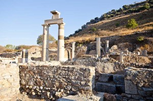 1-ephesus-amphorae-with-corks-discovered-300x199